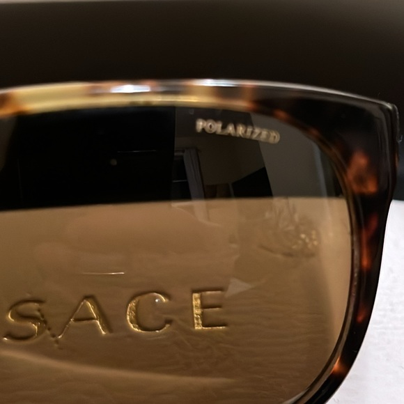 Versace Havana brown polarized sunglasses case & cleaning cloth. Minor scratches - Picture 3 of 9